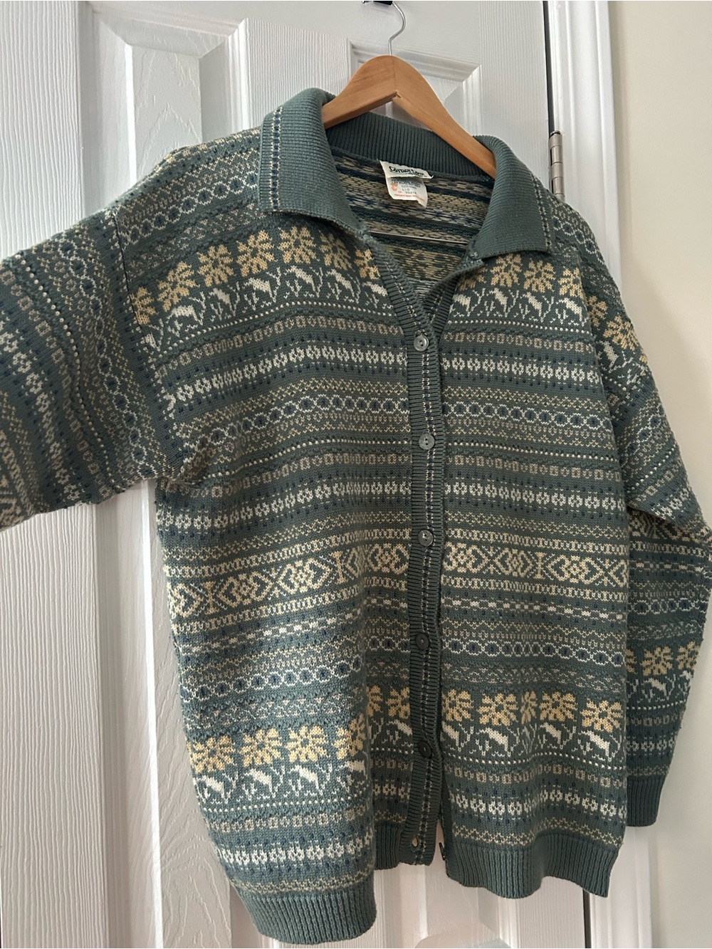 Vintage Green and Cream Patterned Button Cottage Cove Cardigan